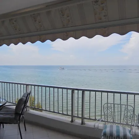 Beach Front 아파트