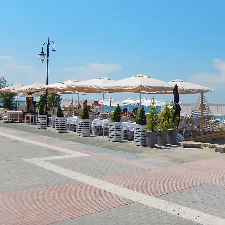 דירה Beach Front